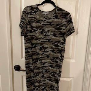 Black camo print t shirt dress
